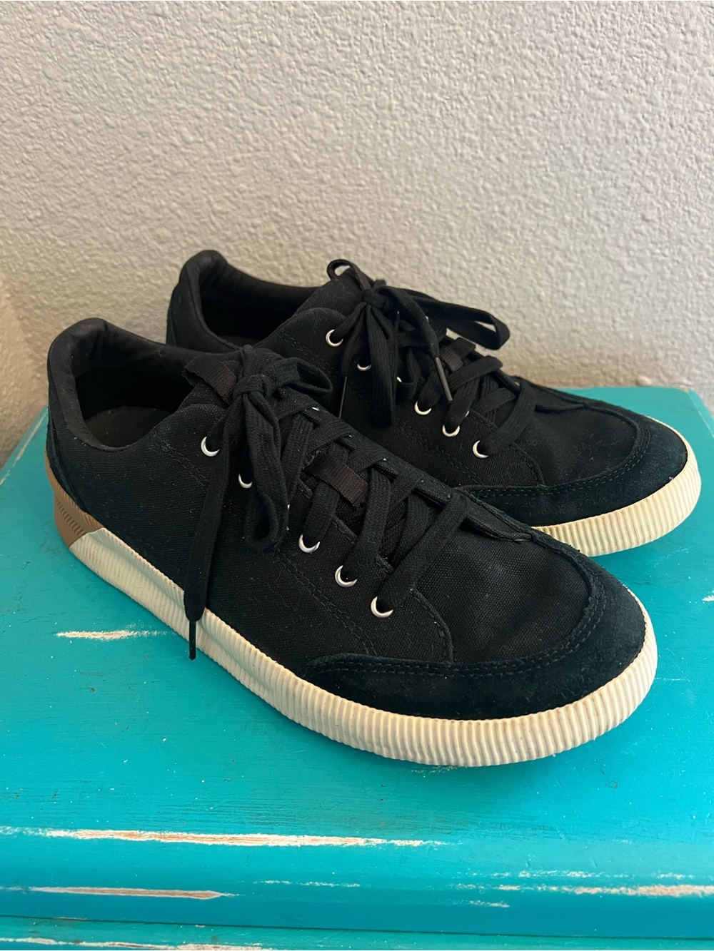 Sorel Out And About Waterproof Sneaker Black Size 10